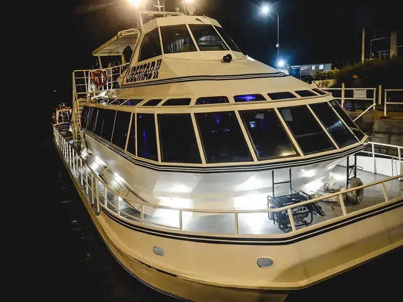 Imponente catamarán para festejar