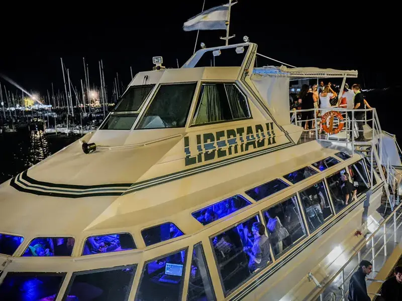 Fiestas temáticas en Barco: Halloween, Primavera, Medieval, Despedida del Año, etc.