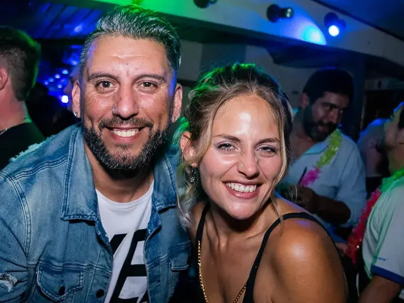 Fiesta en parejas en Barco