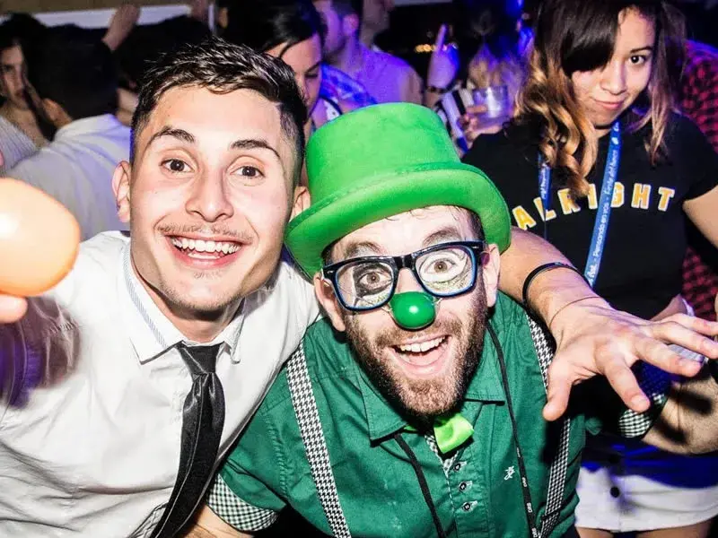 Fiesta de disfraces en el Barco de Olivos