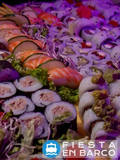 Catering, servicios para tu cumple de 15 en una fiesta en Barco