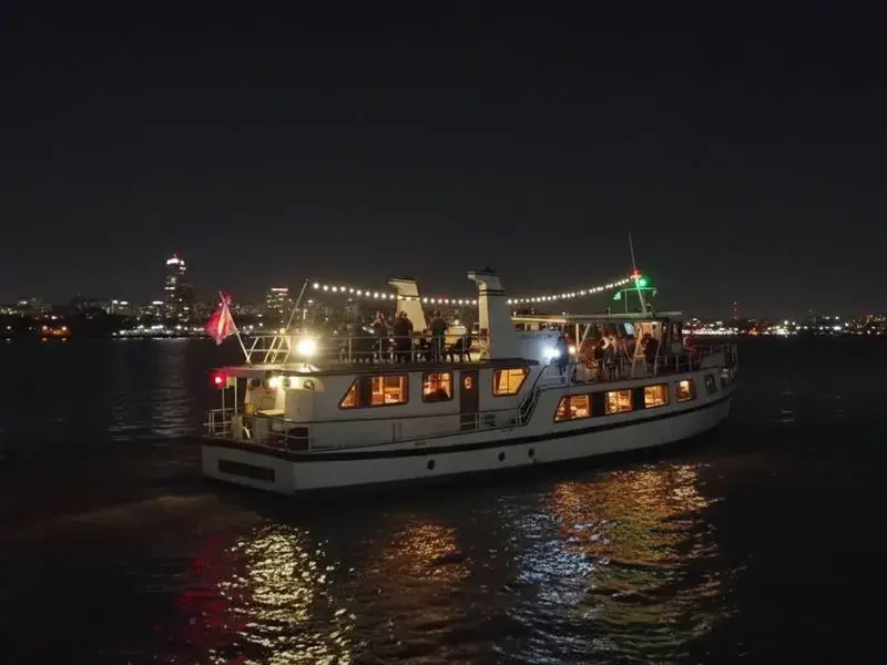 Alquilar un barco en Puerto Madero, Catamarán Humberto M